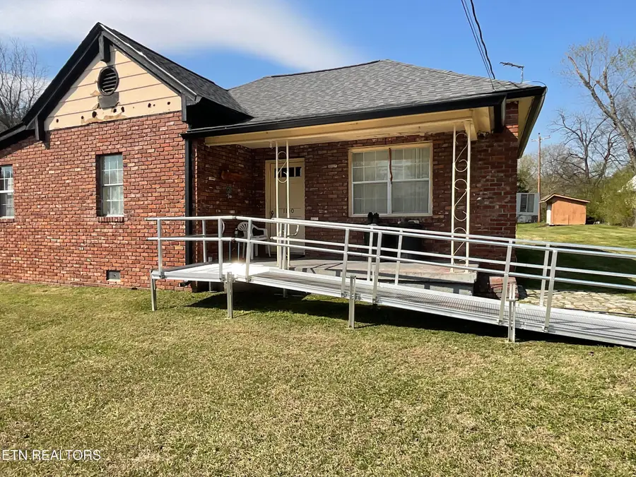 1100 8th St, Etowah, TN 37331 - #2