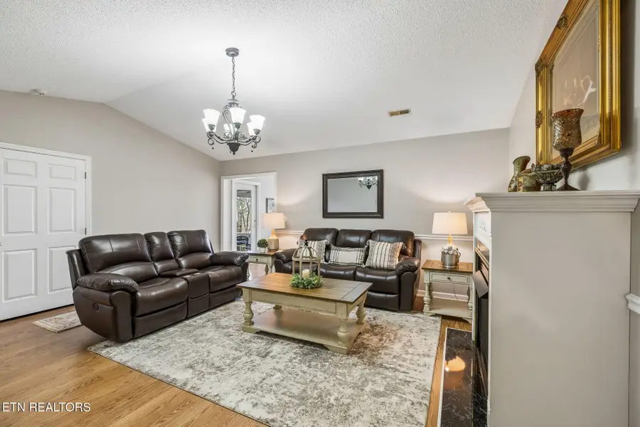 124 Oakview Drive, Kingston, TN 37763 - #3