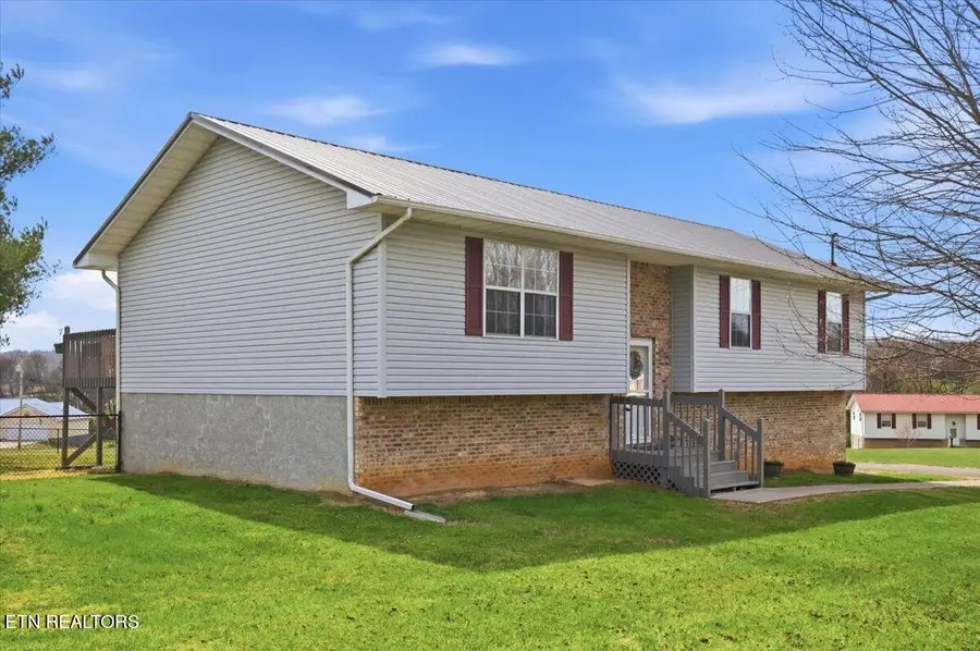 312 Saint Edward Drive, Dandridge, TN 37725 - #2