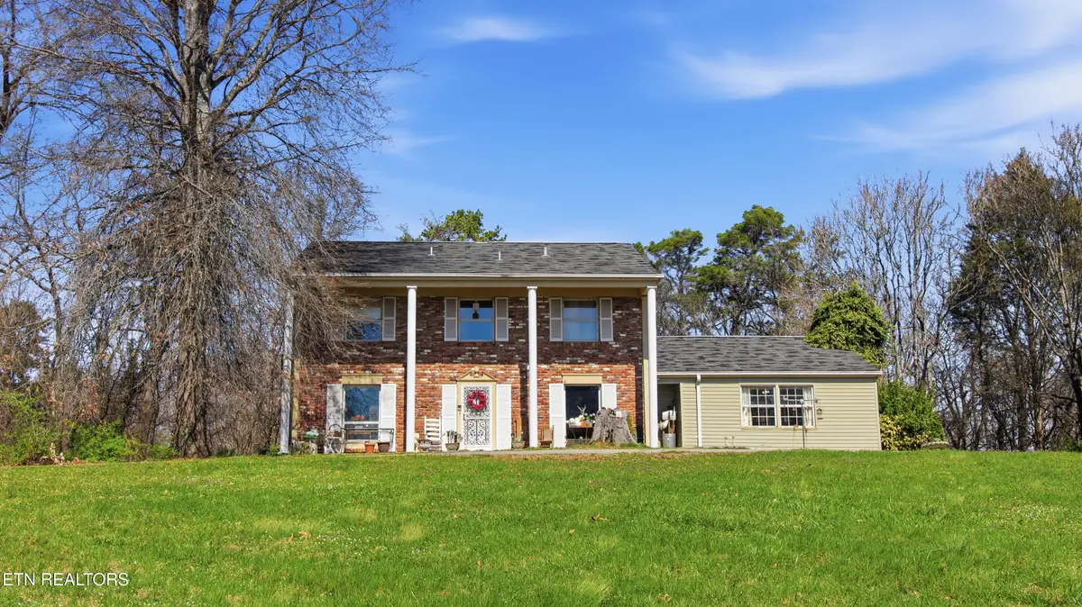526 S Carter School Rd, Strawberry Plains, TN 37871 - #1