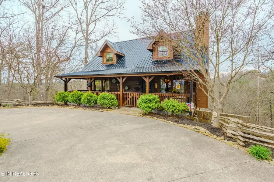 839 W Gold Dust Drive, Pigeon Forge, TN 37863 - #2