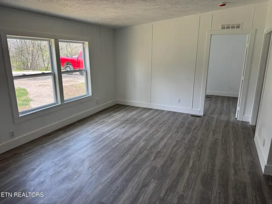 4414 Mission Rd, Knoxville, TN 37920 - #3