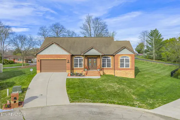 9360 Gabrielle Rd, Strawberry Plains, TN 37871