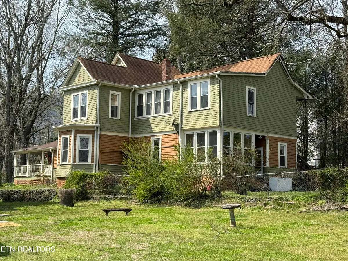 416 W Rockwood St, Rockwood, TN 37854 - #1