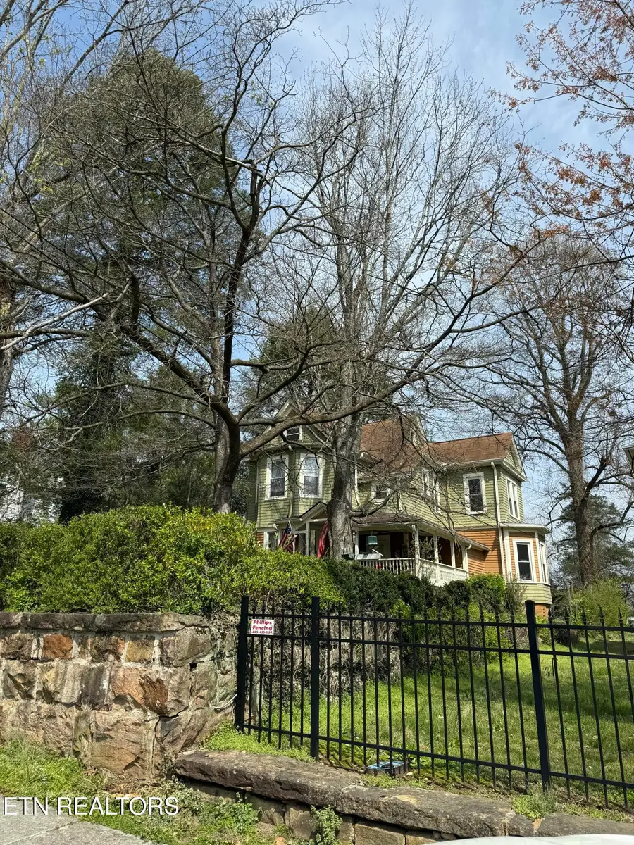 416 W Rockwood St, Rockwood, TN 37854 - #2