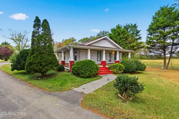 1438 W Hunt Rd, Maryville, TN 37801