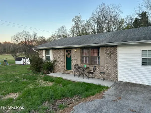451 W Main St, Dandridge, TN 37725
