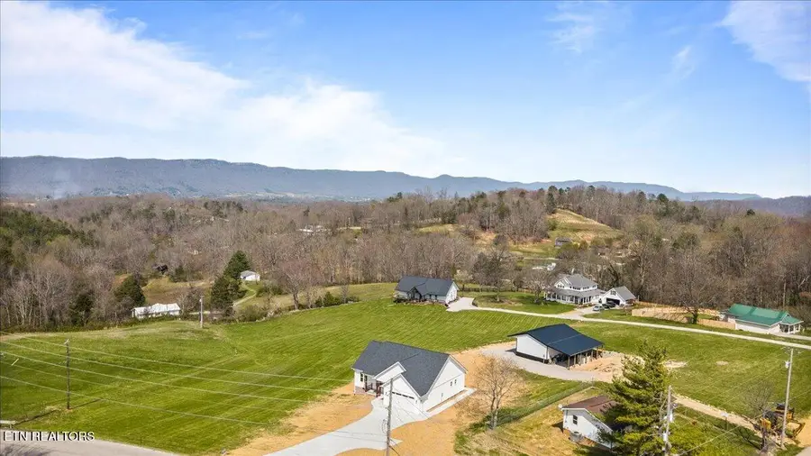 2271 Long Hollow Rd, Lafollette, TN 37766 - #2