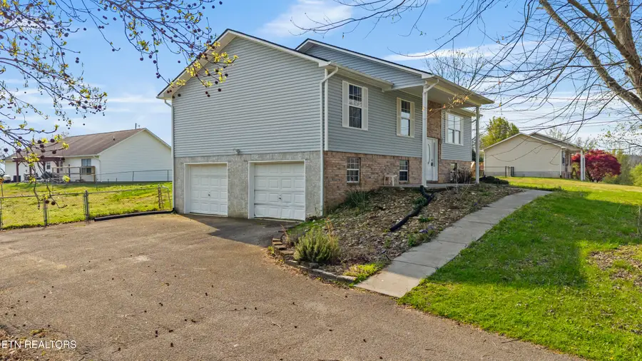 4554 Clifton Lane, Strawberry Plains, TN 37871 - #3