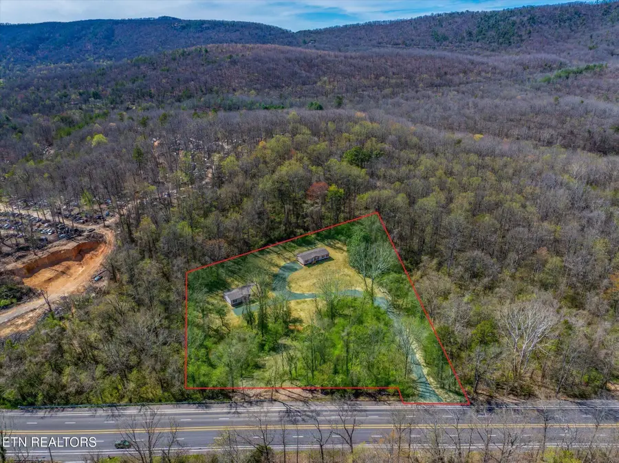 1009 S Gateway Ave, Rockwood, TN 37854 - #3