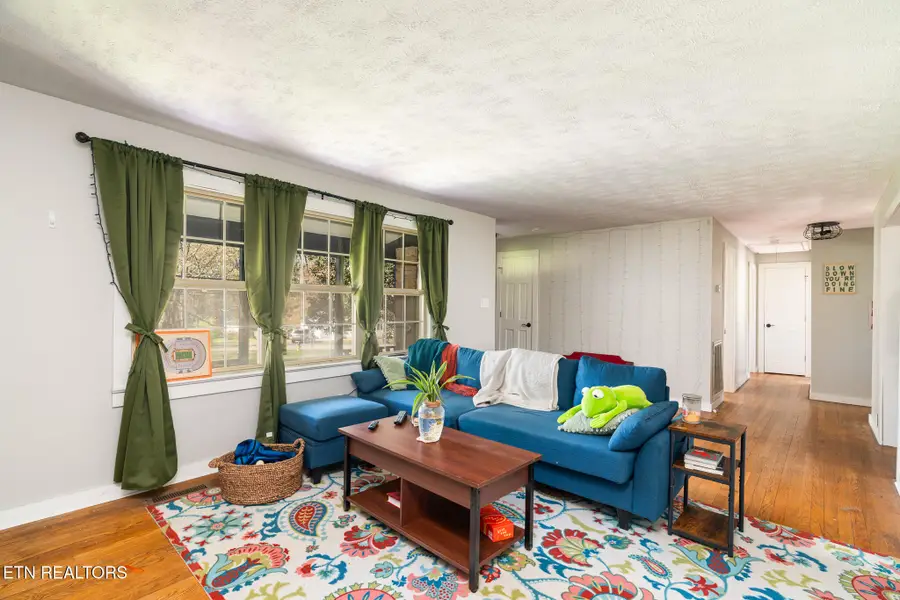 4710 E Lincoln Circle, Knoxville, TN 37918 - #3