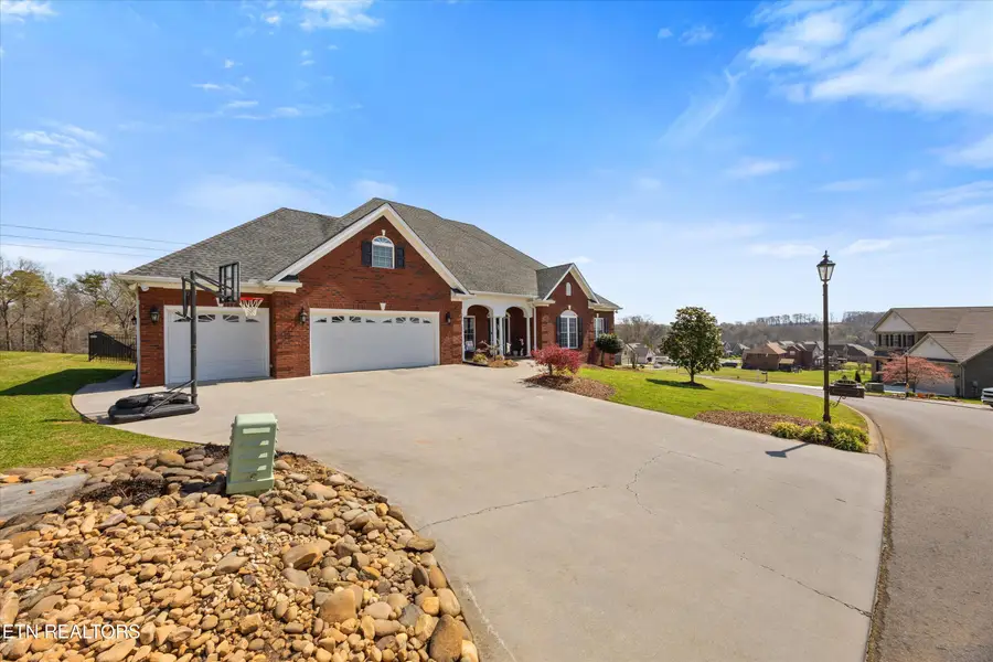 501 Cheyenne Blvd, Lenoir City, TN 37772 - #3