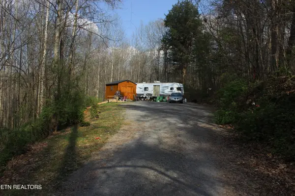 8710 Childress Rd, Powell, TN 37849