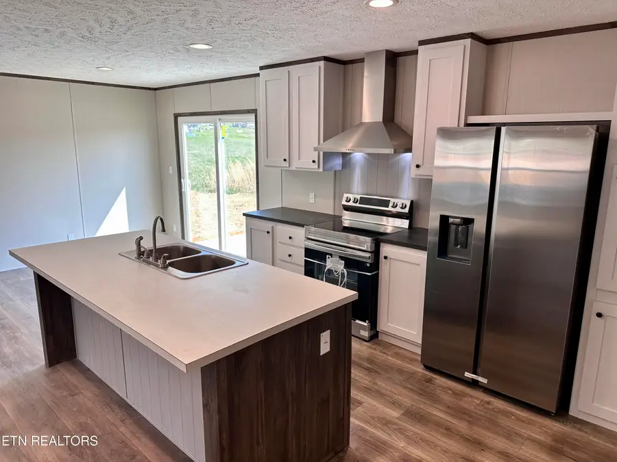 206 Edgewood Drive, Sweetwater, TN 37874 - #2