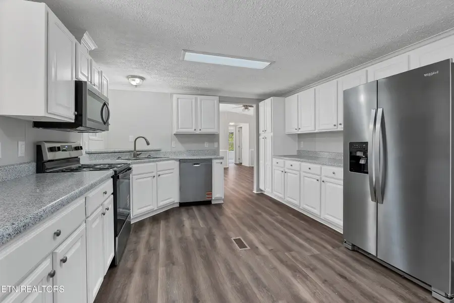 714 S Kingston Ave, Rockwood, TN 37854 - #3