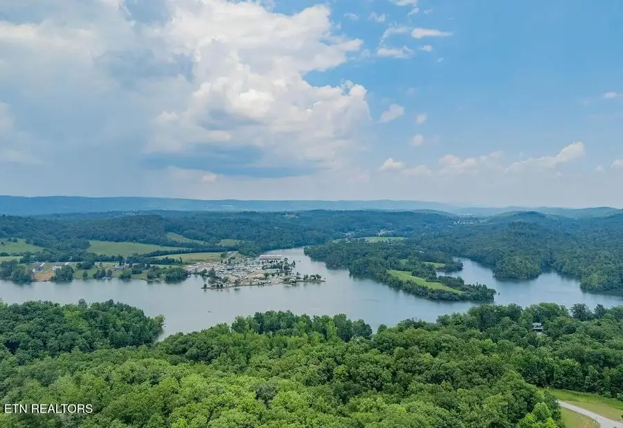 454 Crystal Springs Rd, Rockwood, TN 37854 - #2