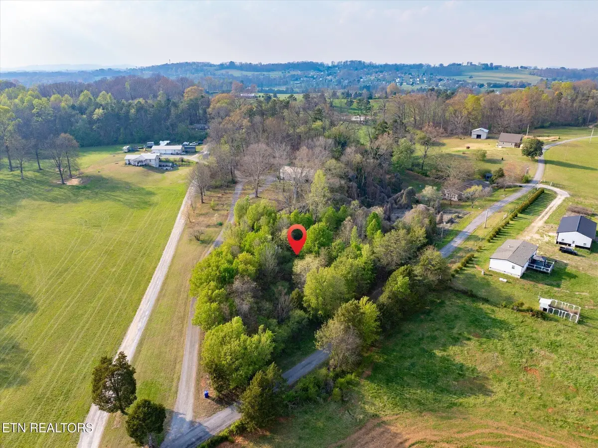 135 Weaver Rd, Madisonville, TN 37354 - #1