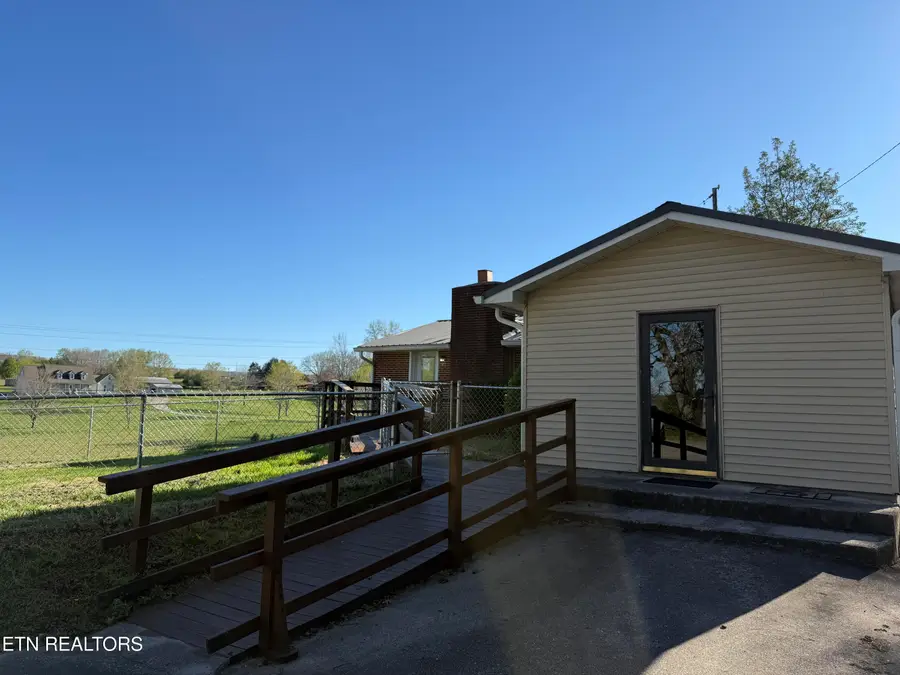 1128 Old Harriman Hwy, Oliver Springs, TN 37840 - #3