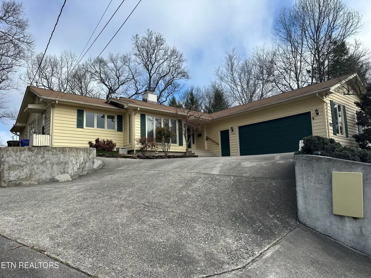 102 Osage Rd, Oak Ridge, TN 37830 - #1