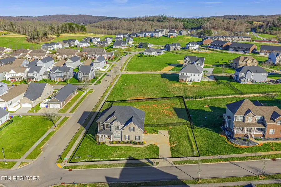 98 E Elderberry St, Oak Ridge, TN 37830 - #2