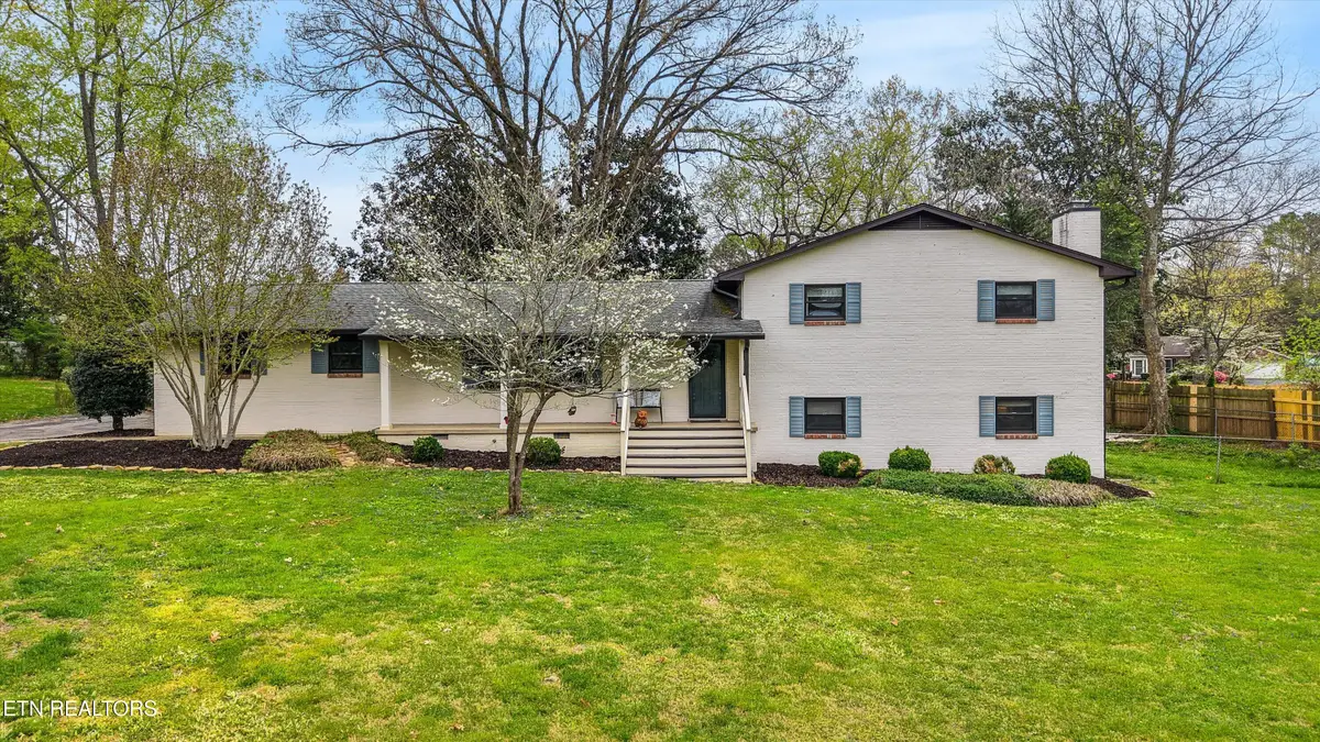 216 Highfield Rd, Knoxville, TN 37923 - #1