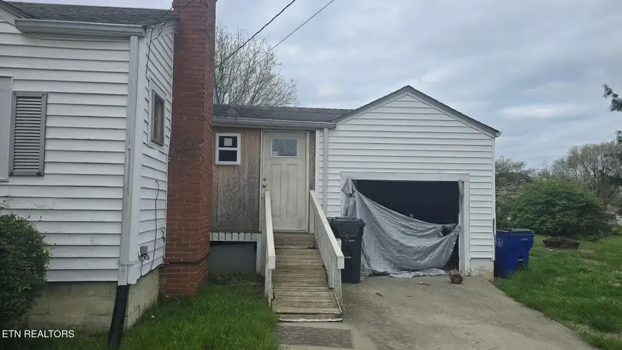 908 Crescent St, Morristown, TN 37813 - #3