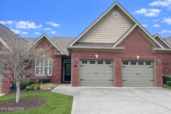 225 Waterford Circle, Lenoir City, TN 37772