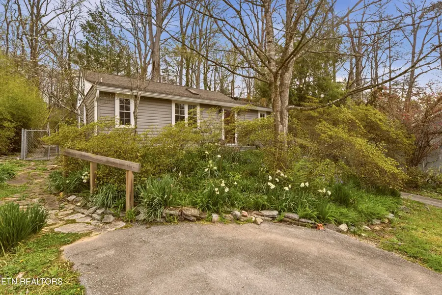 107 Dale Rd, Norris, TN 37828 - #2