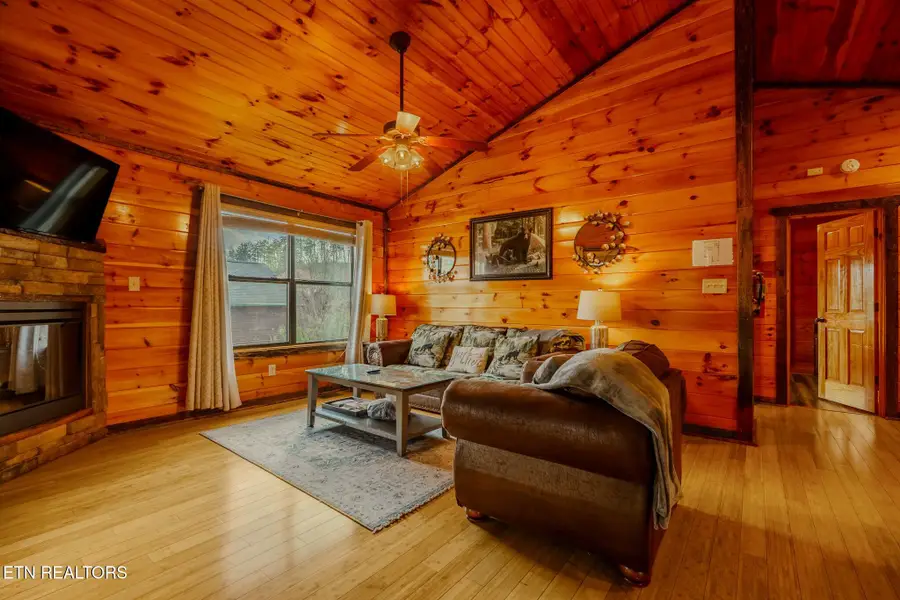 921 Mcmakin Way, Pigeon Forge, TN 37863 - #3