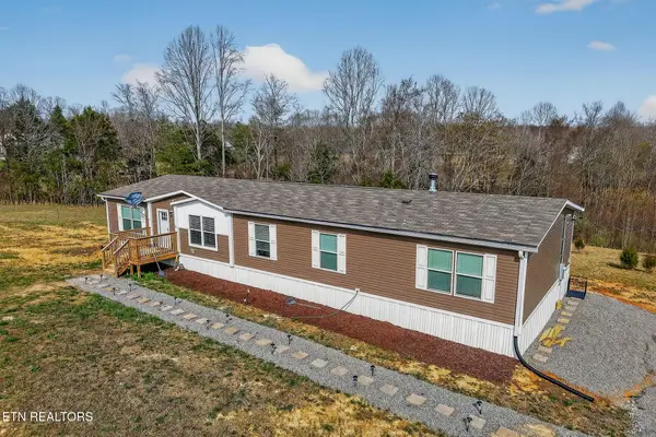 145 Two Hawks Lane, Hilham, TN 38568