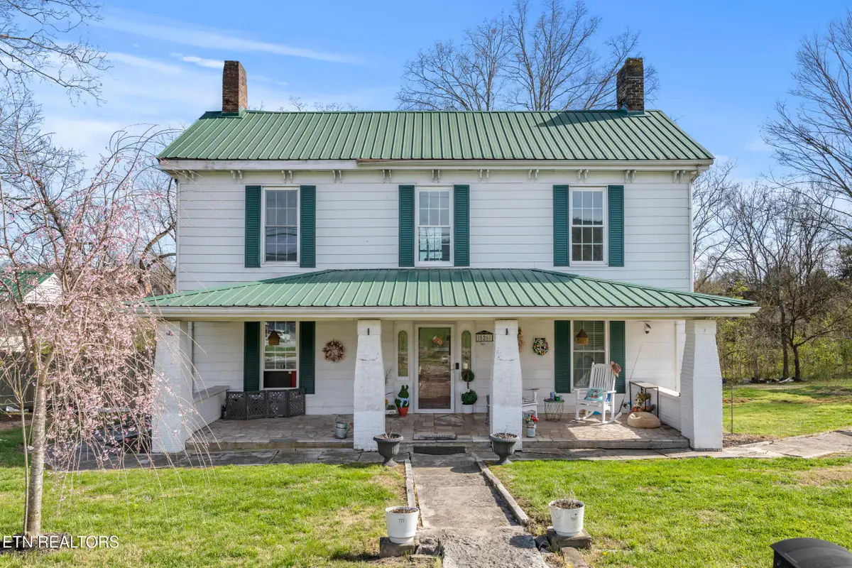 526 Old Middlesboro Hwy, Lafollette, TN 37766 - #1