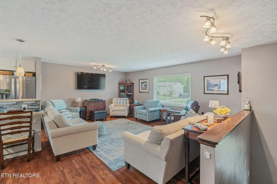 7301 Oxmoor Rd, Knoxville, TN 37931 - #2