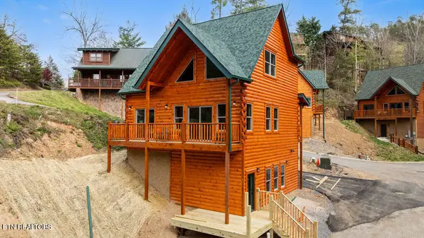 2104 Vly Crk Way, Pigeon Forge, TN 37862