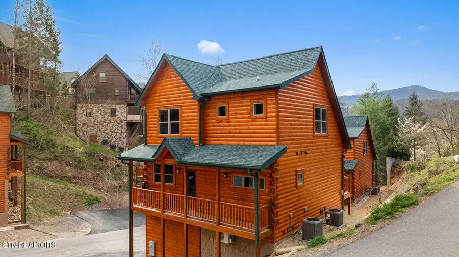 2104 Valley Creek Way, Pigeon Forge, TN 37862 - #2