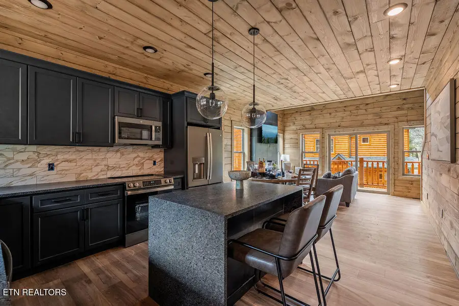 2104 Valley Creek Way, Pigeon Forge, TN 37862 - #3