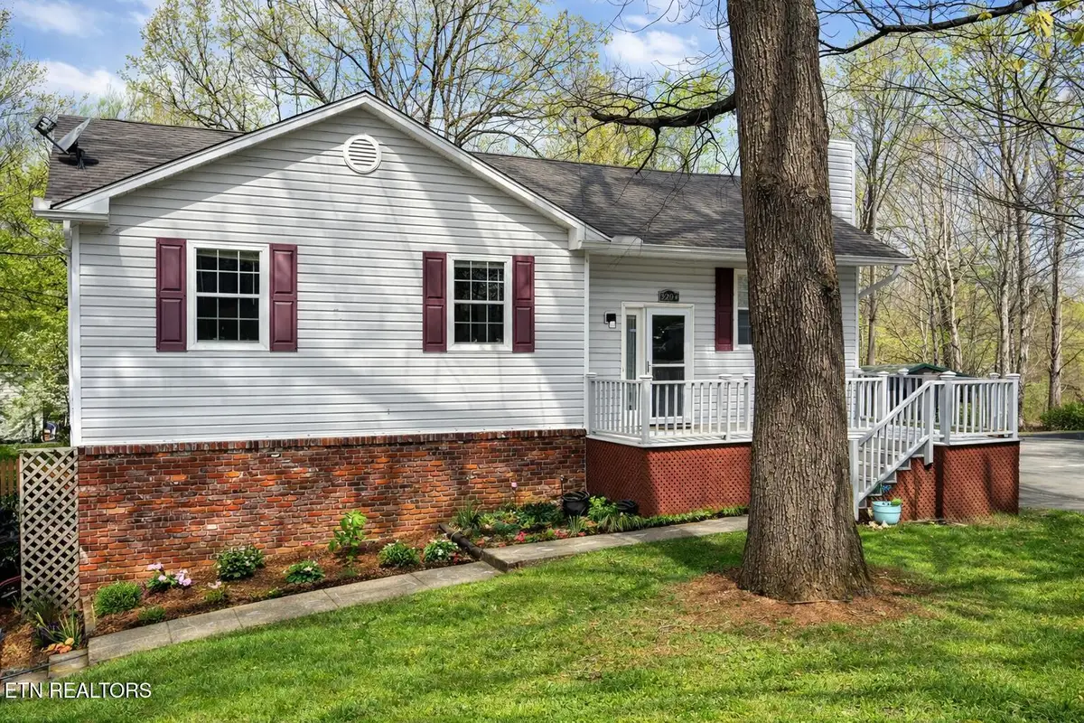 2204 Bishops Bridge Rd, Knoxville, TN 37922 - #1