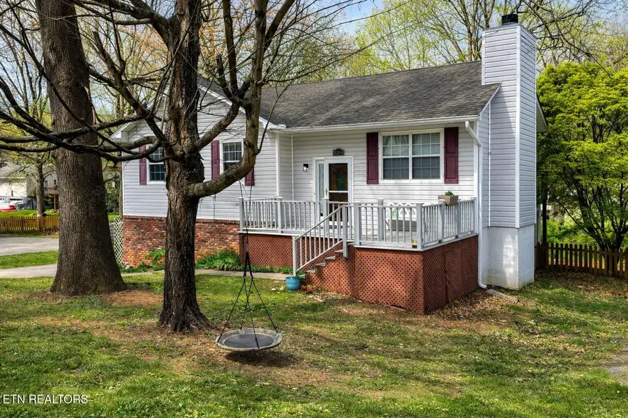 2204 Bishops Bridge Rd, Knoxville, TN 37922 - #2