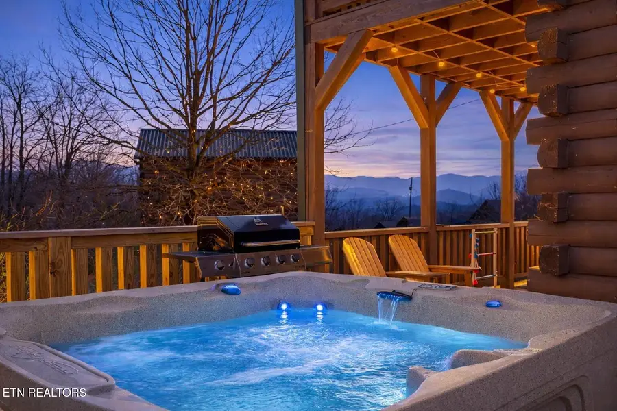 2039 Oakmont Drive, Sevierville, TN 37876 - #2