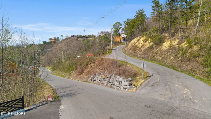 1923 Walker Tr, Sevierville, TN 37876 - #2