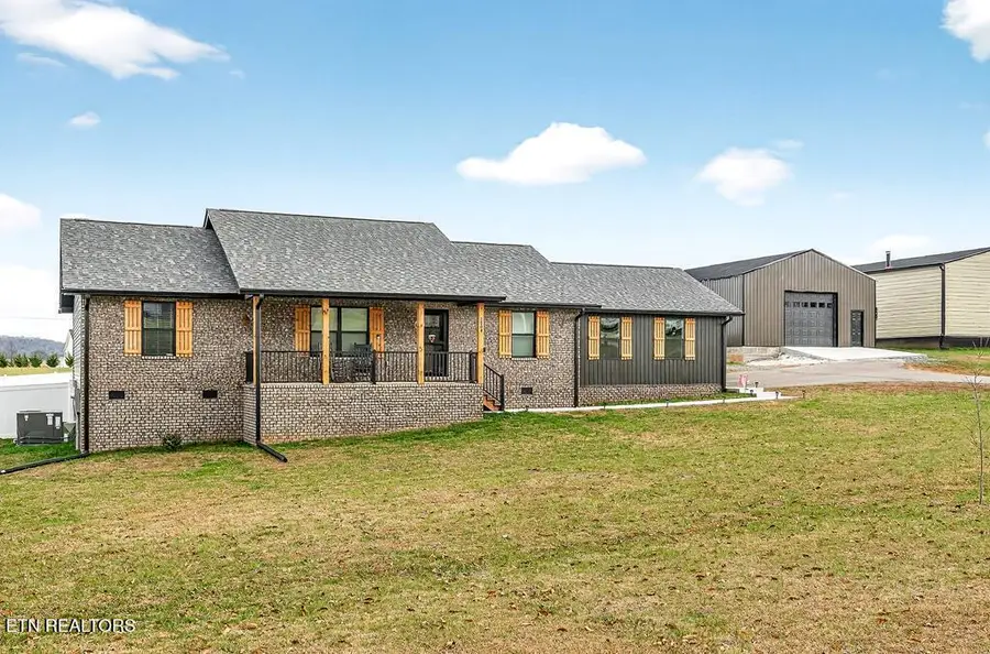 1004 N Spring St, Sparta, TN 38583 - #2