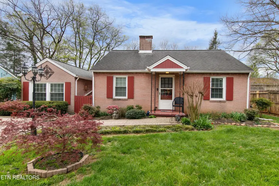 2820 Arbor Place, Knoxville, TN 37917 - #2