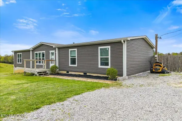 227 Woodby Fridley Rd, Sweetwater, TN 37874