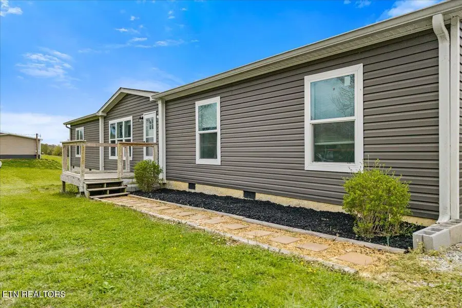 227 Woodby Fridley Rd, Sweetwater, TN 37874 - #2