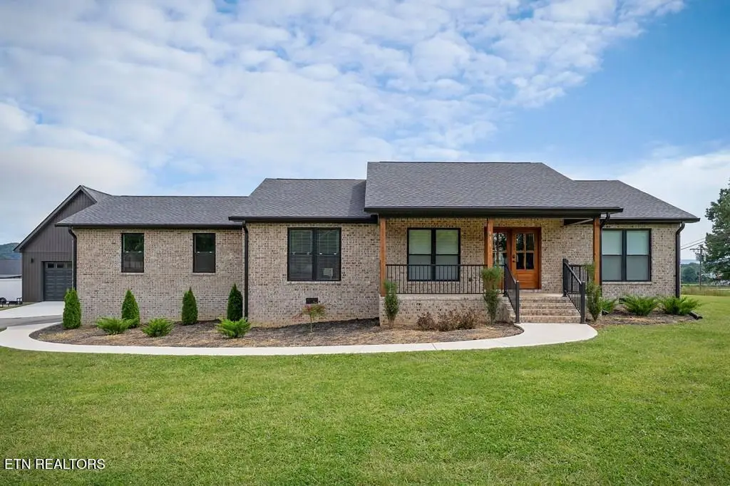 936 N Spring St, Sparta, TN 38583 - #1