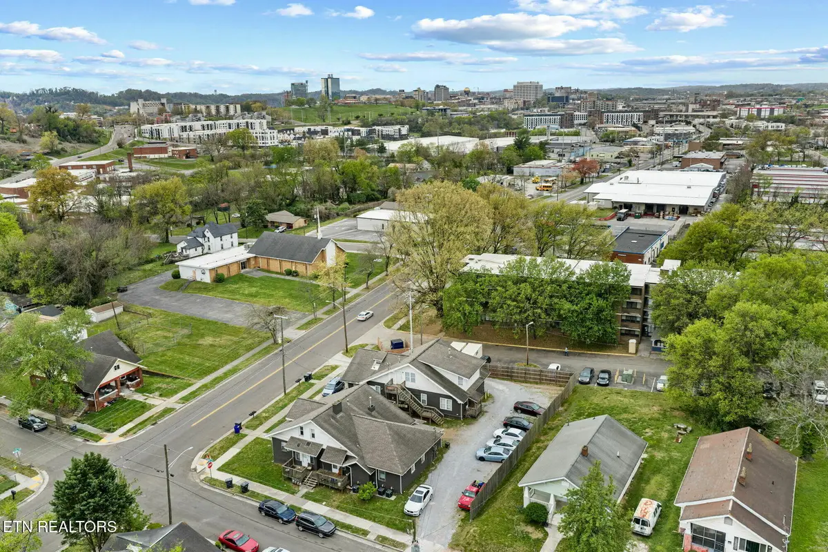 1923 Mccalla Ave, Knoxville, TN 37915 - #1