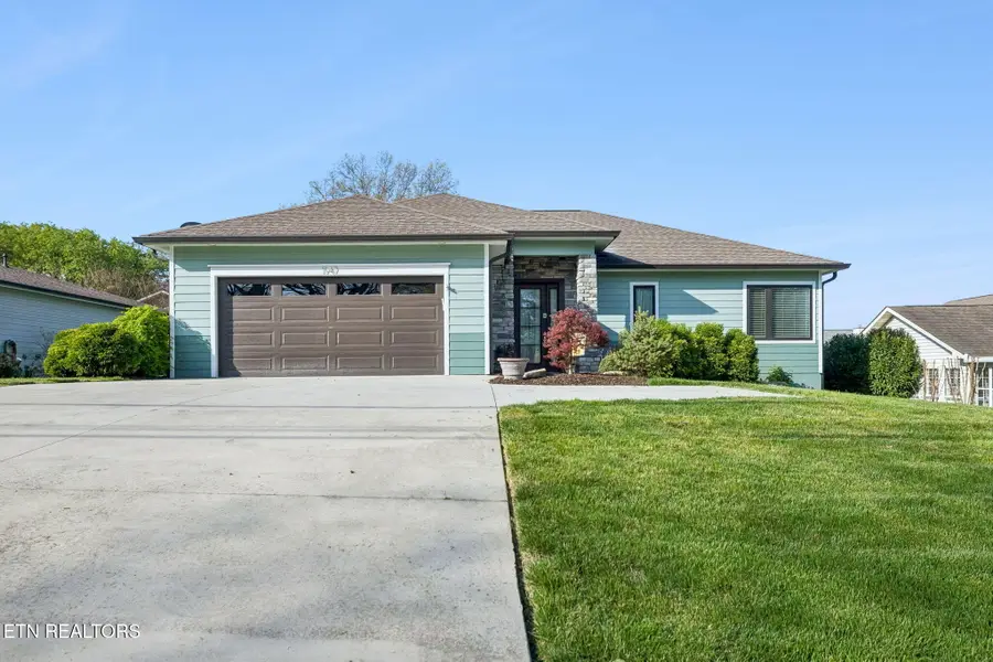 1947 Cochran Rd, Maryville, TN 37803 - #2