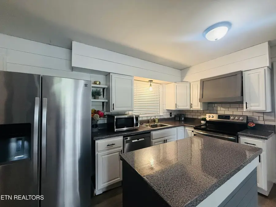 650 Robertsville Rd, Oak Ridge, TN 37830 - #3