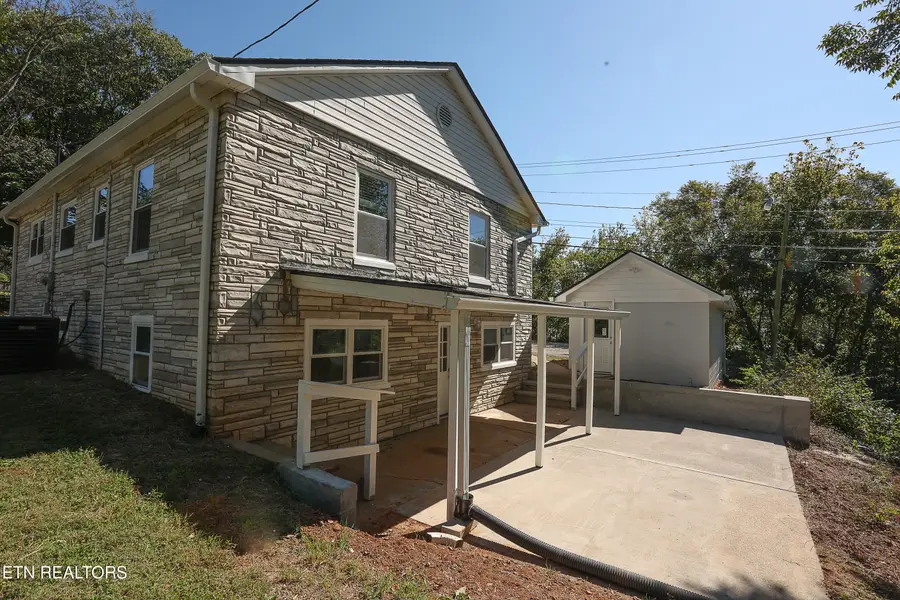 800 E 1st Ave, Lenoir City, TN 37771 - #3