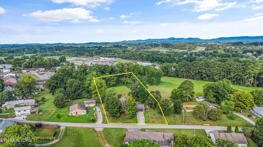 520 Mill St, Madisonville, TN 37354 - #2