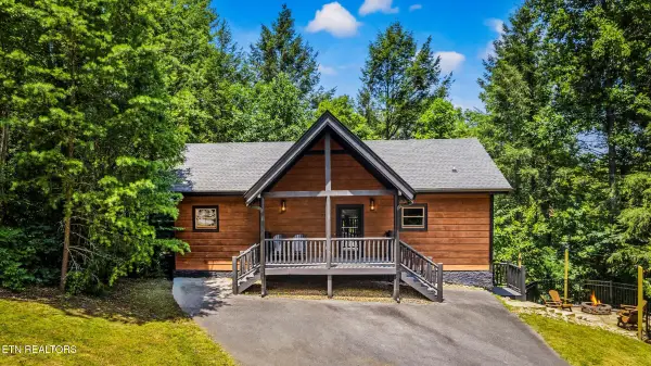 2710 Owls Cove Way, Sevierville, TN 37862